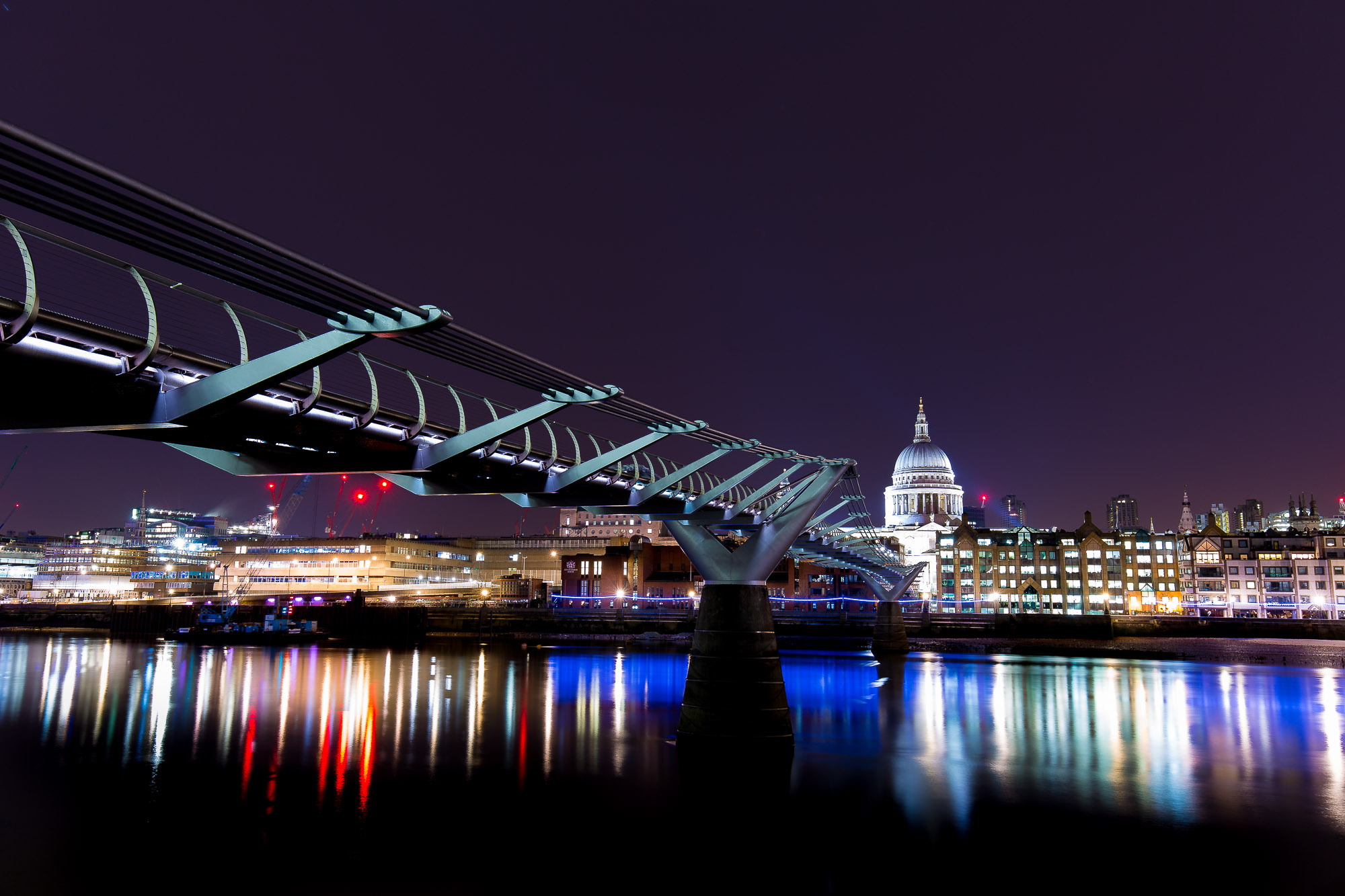 St Pauls Cathedral reflecting over the River Thames