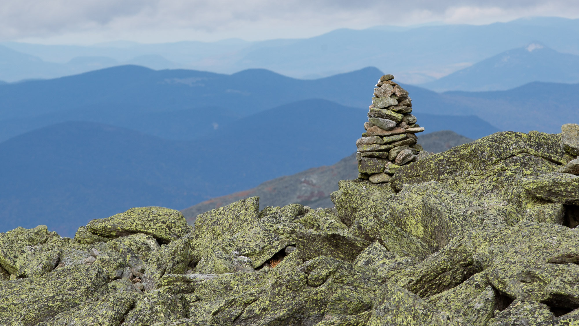 Single cairn