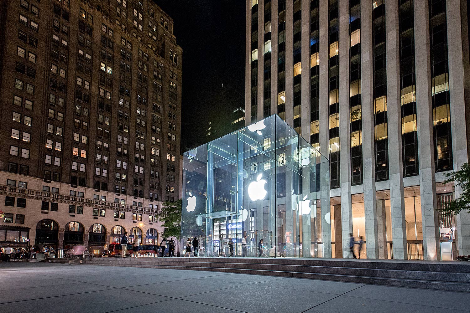 Apple Store at 5th Ave New York City